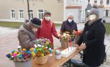 Die bunten Palmbüschel, zuhause gefertigt von unseren